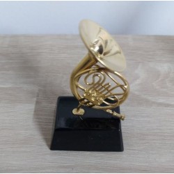 Miniature HORN on stand Vienna World